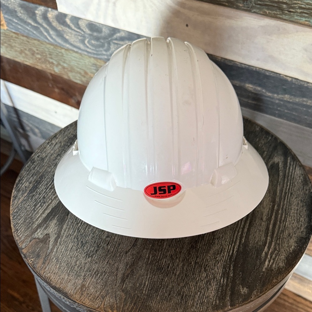 JSP White Hard Hat